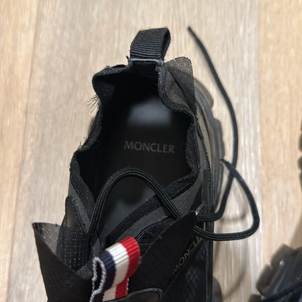 Moncler Black Athletic Shoes - Men
Size 42 - Picture 4 of 7